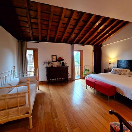 Posada Los Calderones Santillana del Mar Bagian luar foto