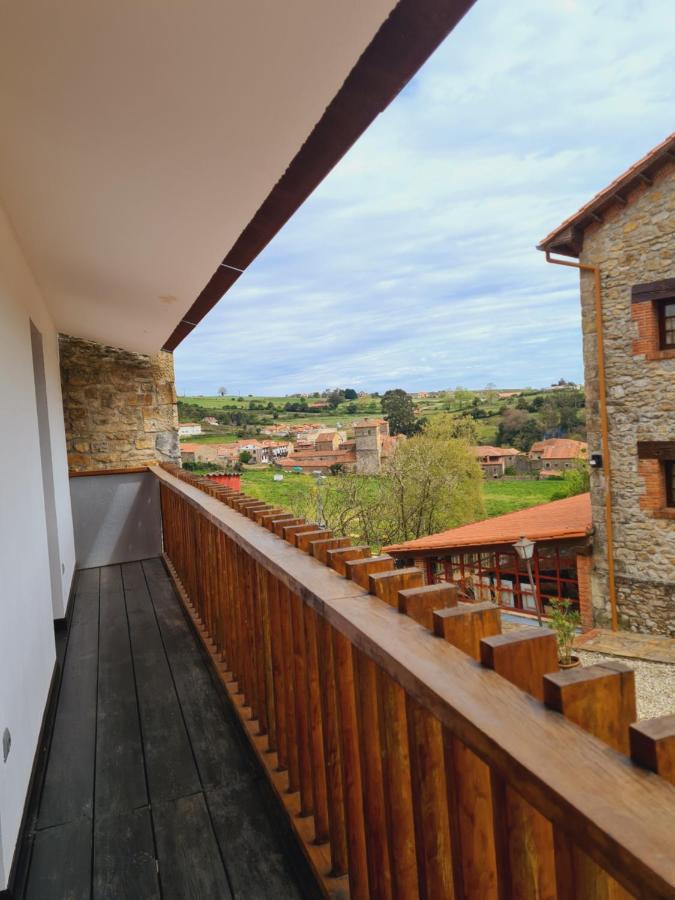 Posada Los Calderones Santillana del Mar Bagian luar foto