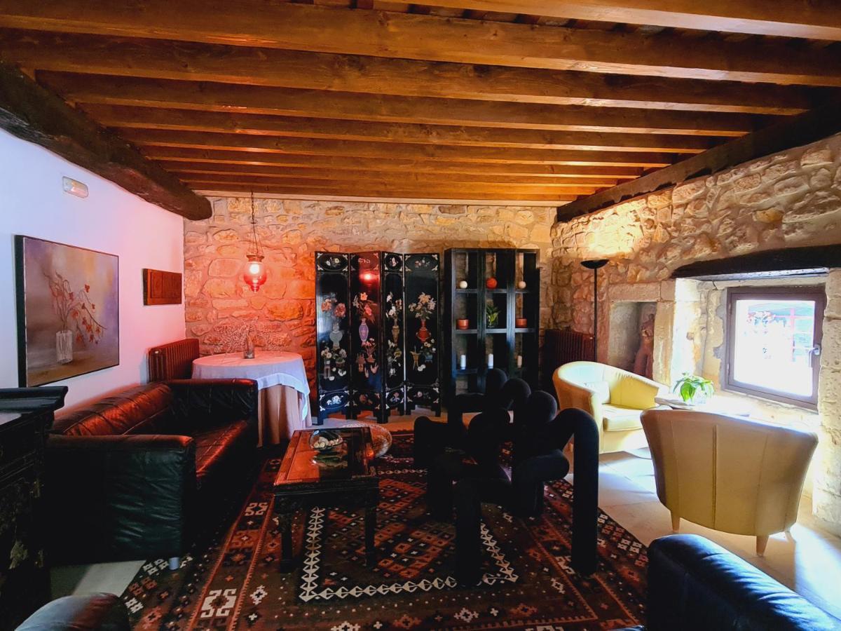 Posada Los Calderones Santillana del Mar Bagian luar foto
