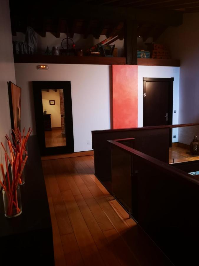 Posada Los Calderones Santillana del Mar Bagian luar foto