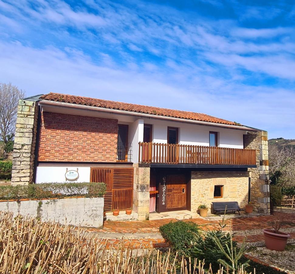 Posada Los Calderones Santillana del Mar Bagian luar foto