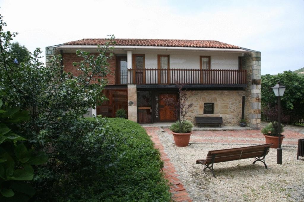 Posada Los Calderones Santillana del Mar Bagian luar foto